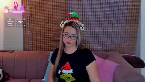 Snapshot of ariana_cross_ chatting on 12.02.25 Ariana Cruz online show from 12.02.25