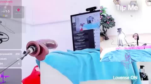 Snapshot of ariana_girl_ chatting on 03.05.25 ariana girl online show from 03.05.25