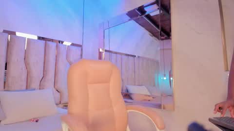 Snapshot of ariana_grande233 chatting on 02.18.26 ariana_grande233 online show from 02.18.26