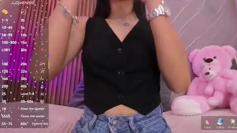 Snapshot of ariana_jhonson11 chatting on 12.17.25 Ariana online show from 12.17.25