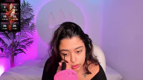 Snapshot of ariana_pierce chatting on 11.09.25 Ariana online show from 11.09.25