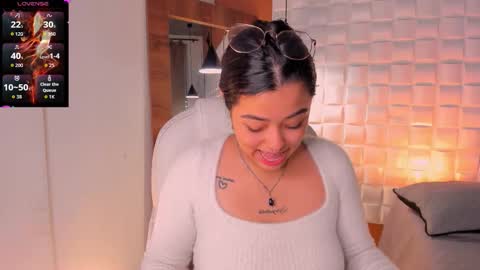 Snapshot of ariana_pierce chatting on 12.02.25 Ariana online show from 12.02.25