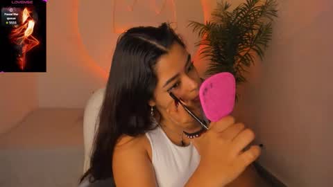 Snapshot of ariana_pierce chatting on 12.05.25 Ariana online show from 12.05.25