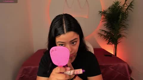 Snapshot of ariana_pierce chatting on 12.14.25 Ariana online show from 12.14.25