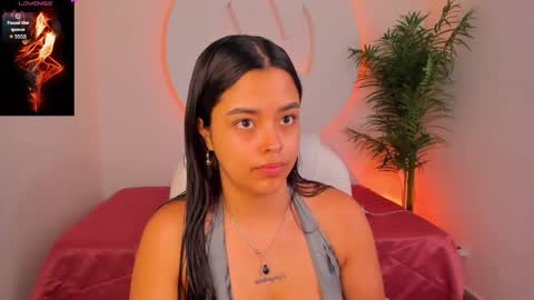 Snapshot of ariana_pierce chatting on 12.15.25 Ariana online show from 12.15.25