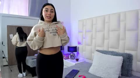  ariana  online show from 10.02.25