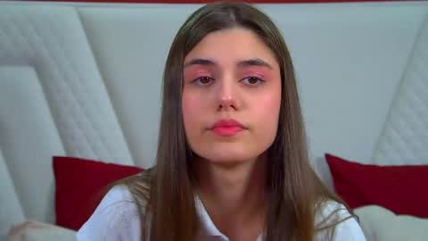 Snapshot of arianaallens chatting on 11.22.25 Ariana online show from 11.22.25