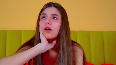 Snapshot of arianaallens chatting on 12.05.25 Ariana online show from 12.05.25