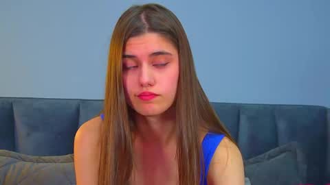 Snapshot of arianaallens chatting on 12.16.25 Ariana online show from 12.16.25