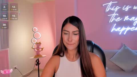 Snapshot of arianadumont chatting on 11.05.25 Ariana Dumont online show from 11.05.25