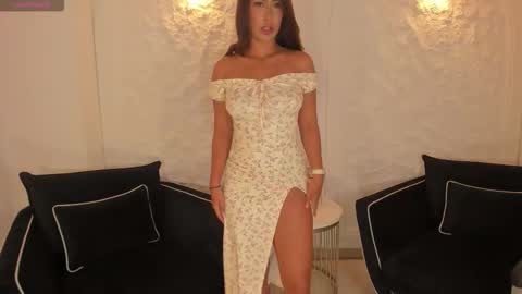 Snapshot of arianadumont chatting on 11.10.25 Ariana Dumont online show from 11.10.25