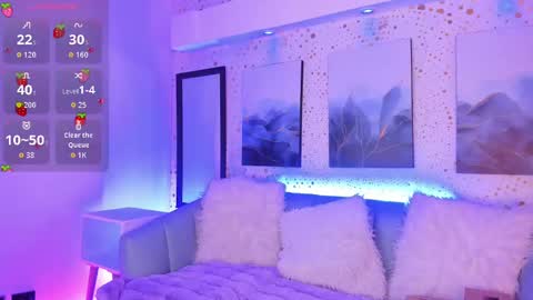 Snapshot of arianasantana chatting on 09.10.25 Ari online show from 09.10.25