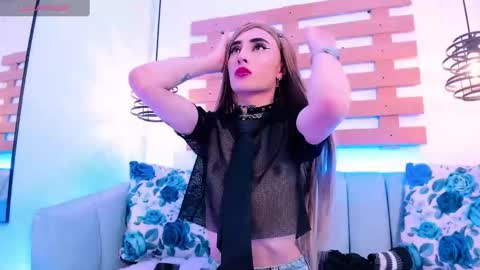 Snapshot of arianasantana chatting on 09.21.25 Ari online show from 09.21.25