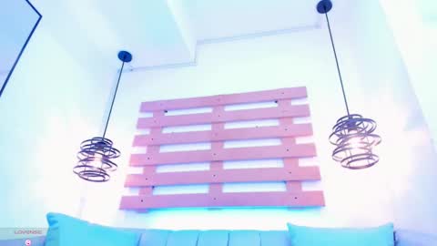 Snapshot of arianasantana chatting on 09.24.25 Ari online show from 09.24.25