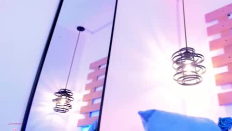 Snapshot of arianasantana chatting on 10.08.25 Ari online show from 10.08.25