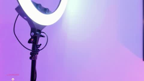 Snapshot of arianasantana chatting on 10.13.25 Ari online show from 10.13.25