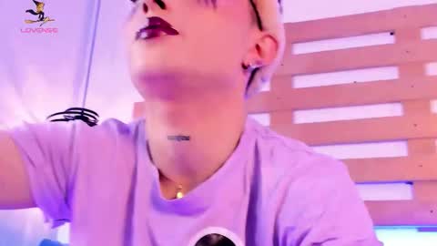 Snapshot of arianasantana chatting on 10.31.25 Ari online show from 10.31.25