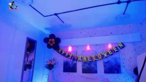 Snapshot of arianasantana chatting on 11.02.25 Ari online show from 11.02.25