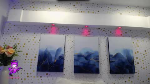 Snapshot of arianasantana chatting on 11.08.25 Ari online show from 11.08.25