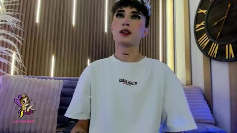 Snapshot of arianasantana chatting on 11.21.25 Ari online show from 11.21.25