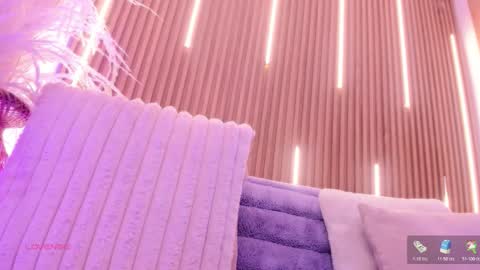 Snapshot of arianasantana chatting on 12.03.25 Ari online show from 12.03.25