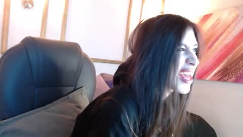 Snapshot of ariannaajames chatting on 12.18.25 AriannaJames online show from 12.18.25