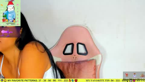 Snapshot of ariannalewis1 chatting on 12.14.25 Arianna online show from 12.14.25