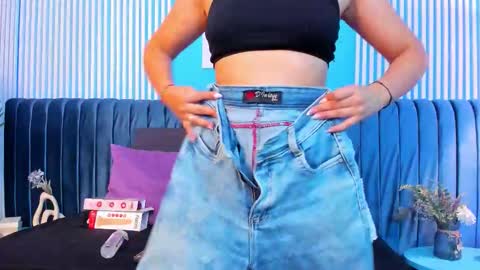 Snapshot of ariannaliss chatting on 12.16.25 Arianna online show from 12.16.25