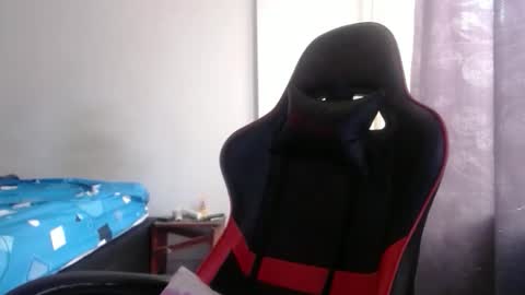 ariannaloovel online show from 12.19.25