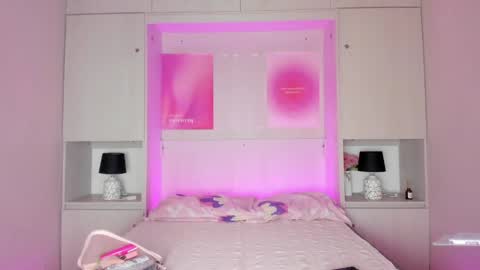 ariannavega_ online show from 04.21.26