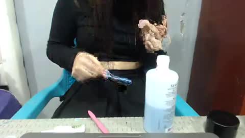 Snapshot of ariannysex_ chatting on 01.17.25 ariannysex_ online show from 01.17.25