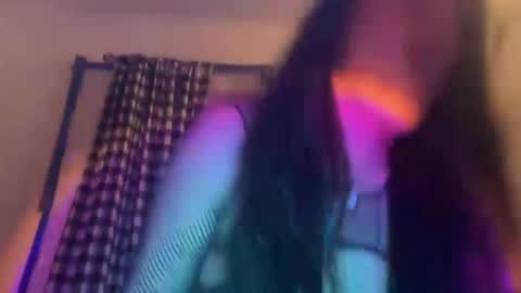 Snapshot of ariawestlove chatting on 01.13.25 Aria online show from 01.13.25