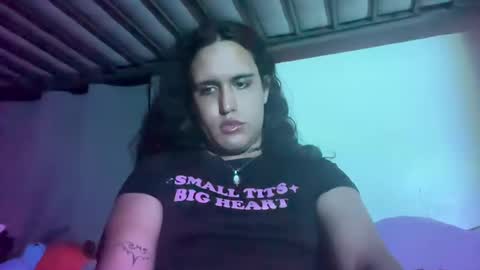 Snapshot of ariawestlove chatting on 01.24.25 Aria online show from 01.24.25