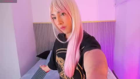 Snapshot of aribloom7 chatting on 04.13.26 Welcome to Ari room online show from 04.13.26