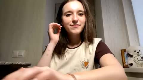 Snapshot of ariehamalainen chatting on 07.08.26 Mia online show from 07.08.26