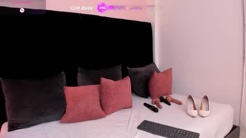 Snapshot of ariel_jonnes chatting on 11.15.25 Ariel online show from 11.15.25