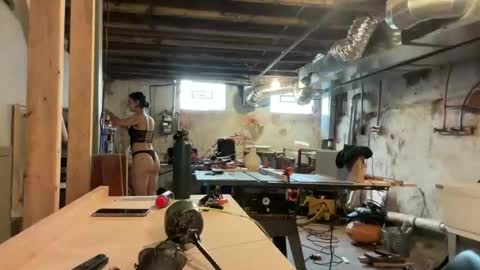 Ariel online show from 10.15.25