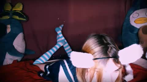 Snapshot of arielpinkcat chatting on 11.19.25 arielpinkcat online show from 11.19.25