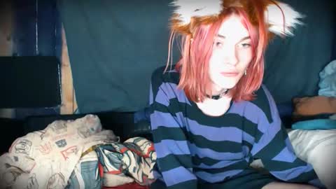 Snapshot of arielpinkcat chatting on 12.15.25 arielpinkcat online show from 12.15.25