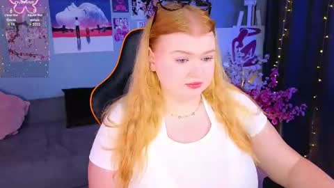 Snapshot of ariettaheart chatting on 06.22.26 Adele online show from 06.22.26