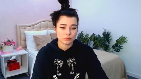 Ari online show from 10.21.25