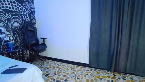 Ari online show from 12.04.25