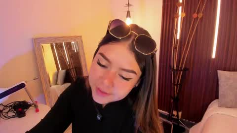  Arianna  online show from 04.16.26