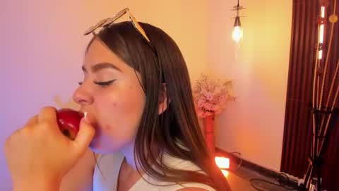  Arianna  online show from 04.17.26