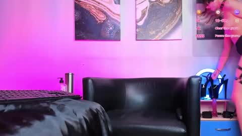 Snapshot of arina_ardeeen chatting on 02.20.25 Matilda online show from 02.20.25