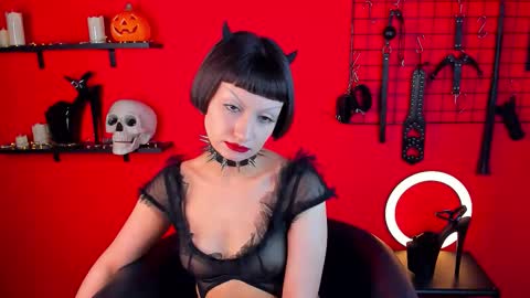 Snapshot of arina_ardeeen chatting on 11.11.25 Matilda online show from 11.11.25