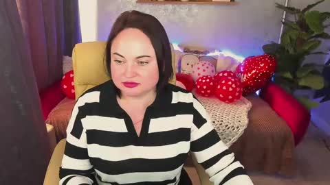 Snapshot of arinastoun chatting on 02.18.25 arinastoun online show from 02.18.25