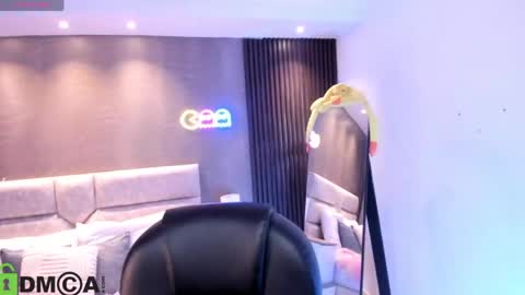 Ari  online show from 04.12.26