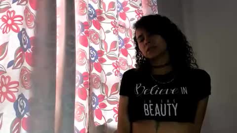 Snapshot of arisha_fox chatting on 05.27.26 Erik online show from 05.27.26
