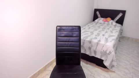 aristena_01 online show from 01.04.25